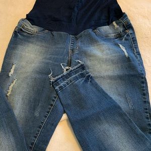 Maternity crop jeans